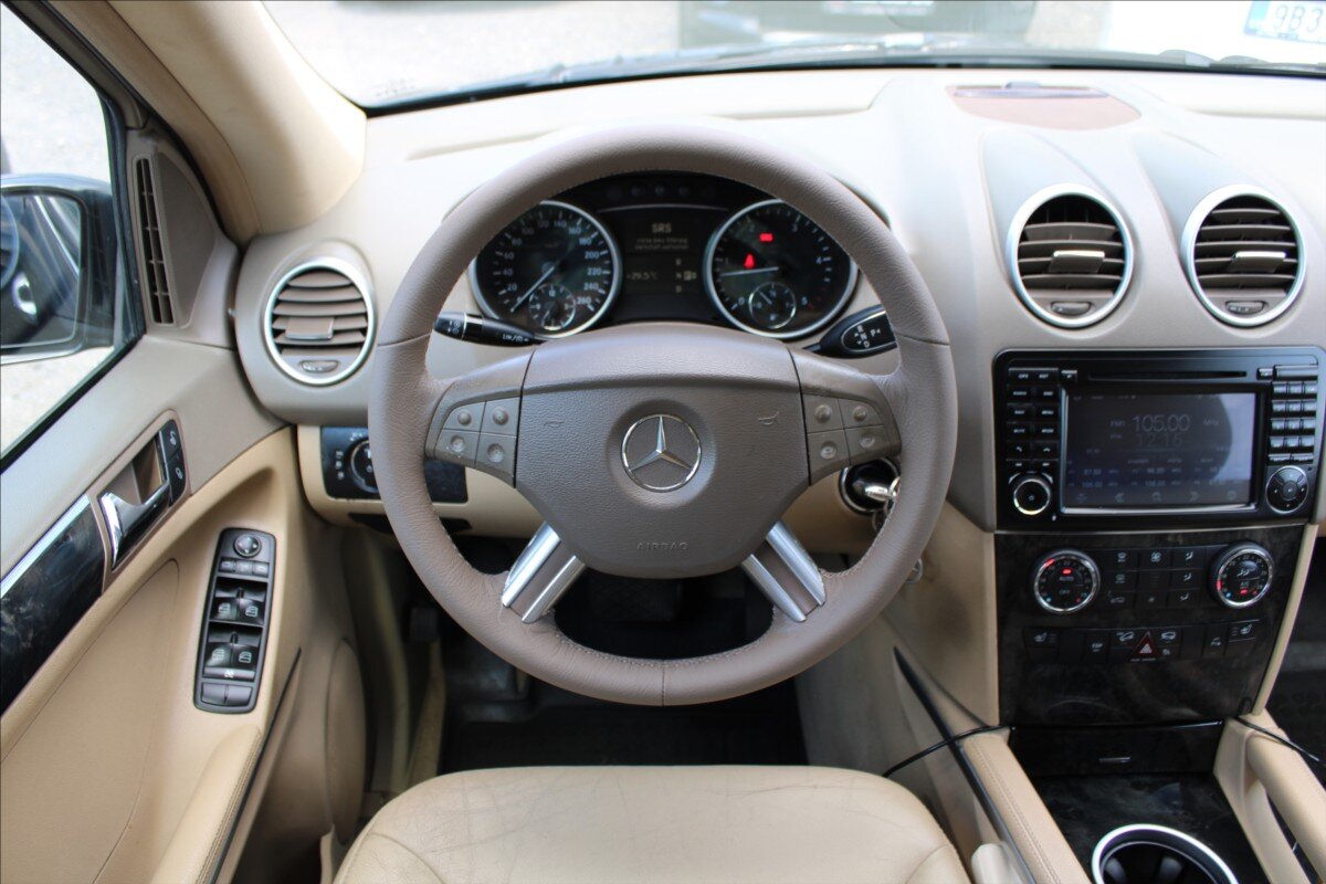 Mercedes-Benz Třídy M SUV / Terénní 3,0 l 165 kw