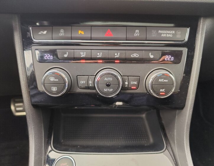 Seat Leon Hatchback 2,0 l 221 kw