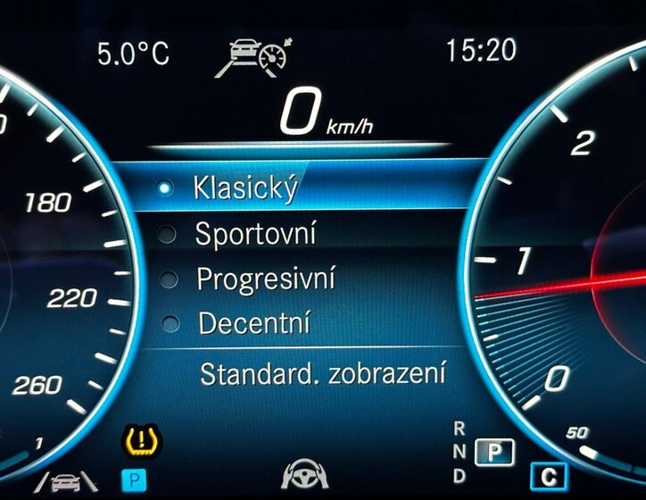 Mercedes-Benz Třídy E 42