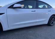 Tesla Model 3 Sedan / Limuzína 0,0 208 kw