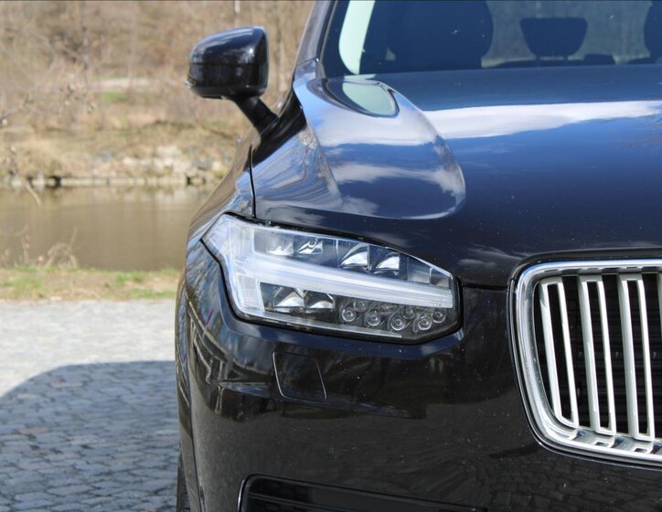 Volvo XC90 SUV / Terénní 2,0 l 165 kw