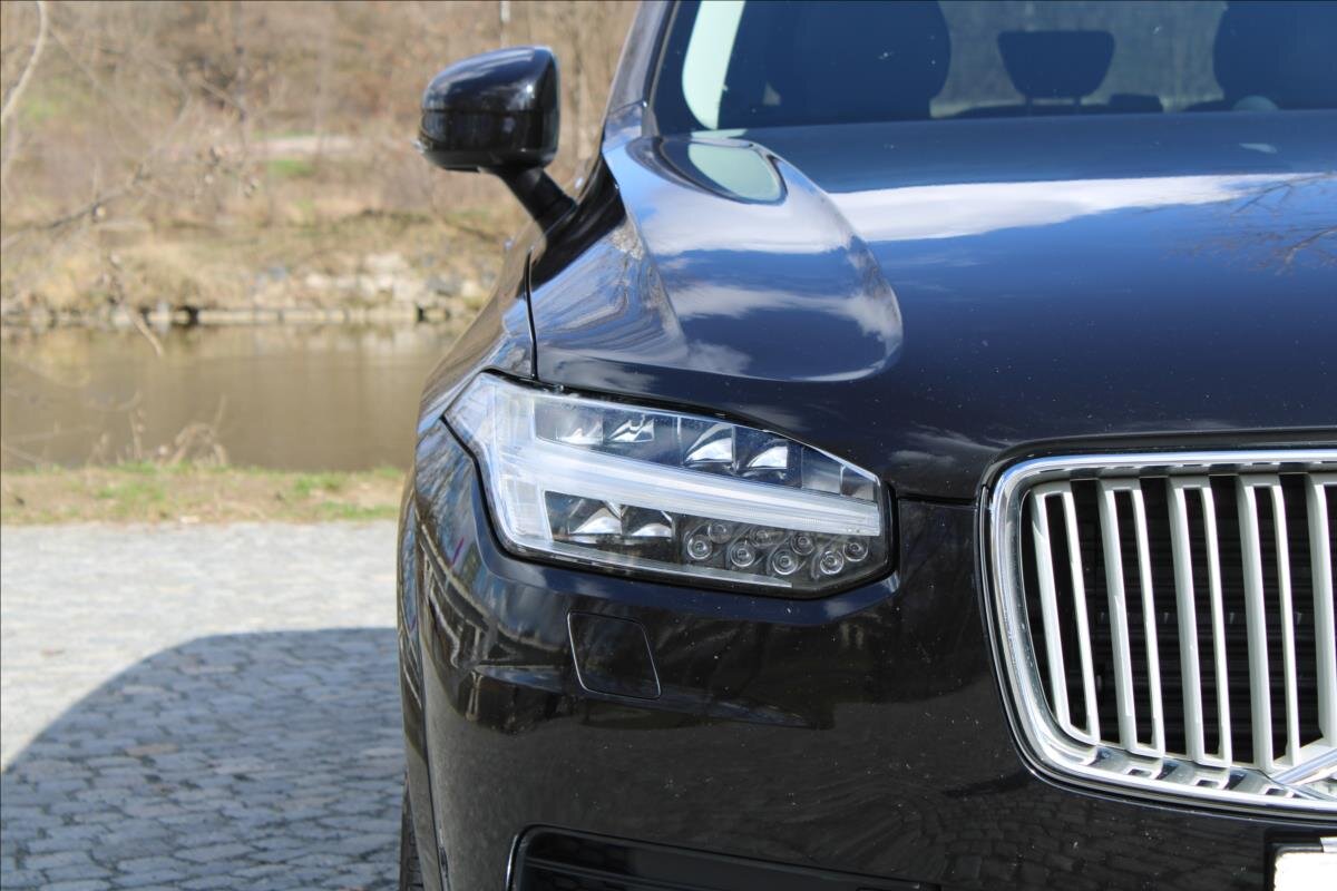 Volvo XC90 SUV / Terénní 2,0 l 165 kw