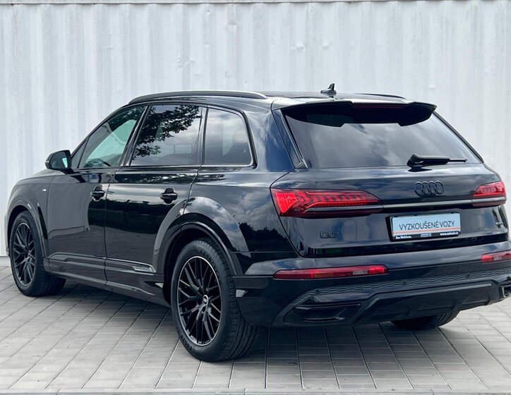 Audi Q7 5