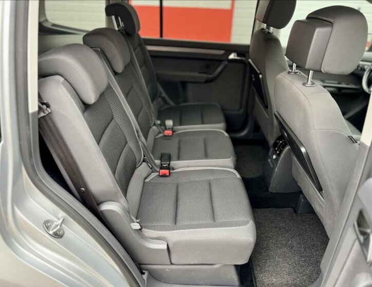 Volkswagen Touran MPV 1,6 l 77 kw