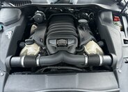 Porsche Cayenne Kombi 4,8 l 294 kw