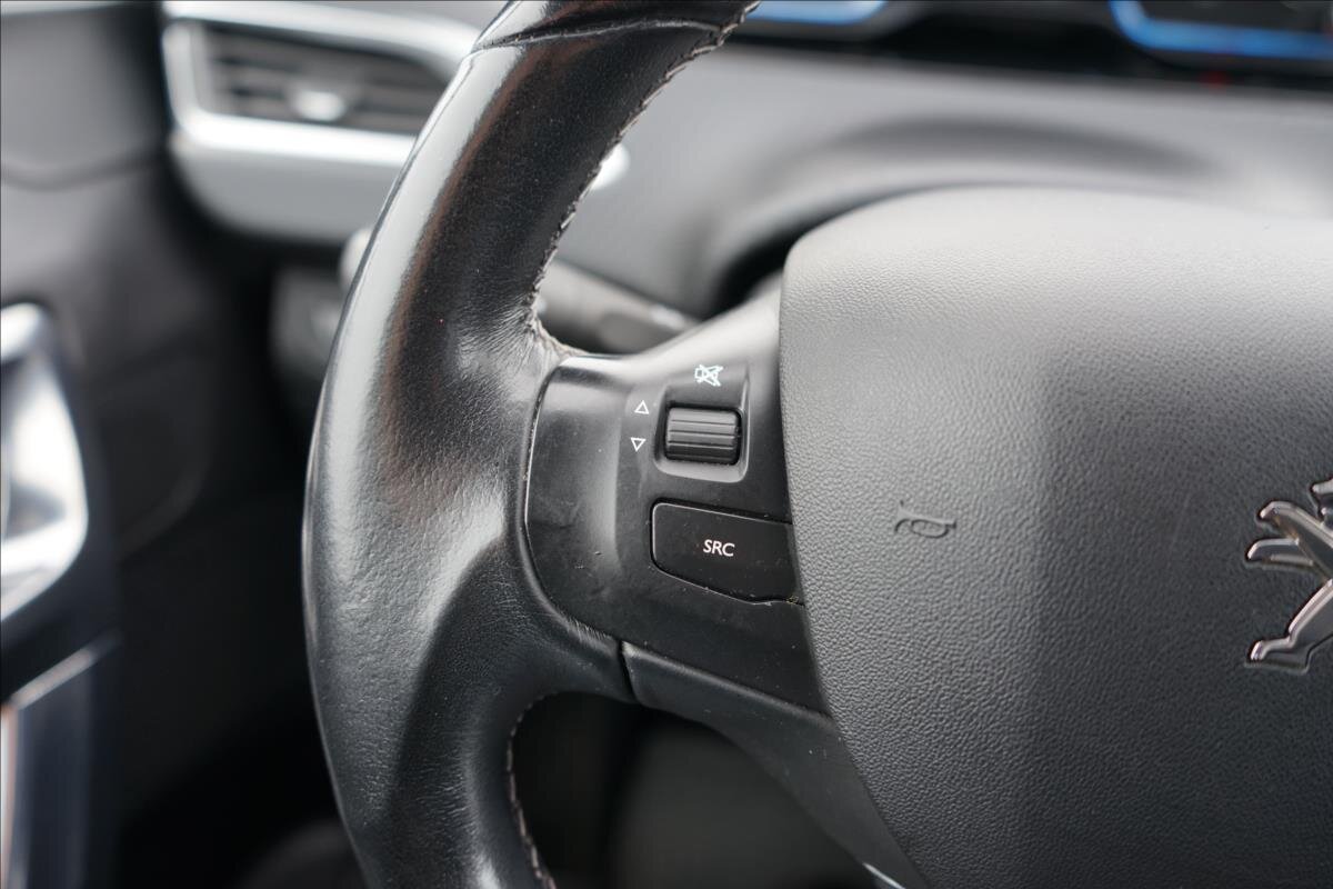 Peugeot 2008 SUV / Terénní 1,2 l 81 kw
