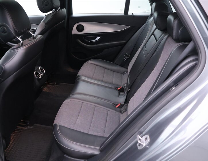 Mercedes-Benz Třídy E Kombi 2,9 l 250 kw