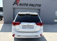 Mitsubishi Outlander 6