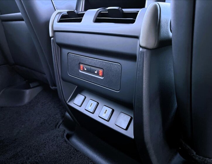 Land Rover Defender SUV / Terénní 3,0 l 183 kw