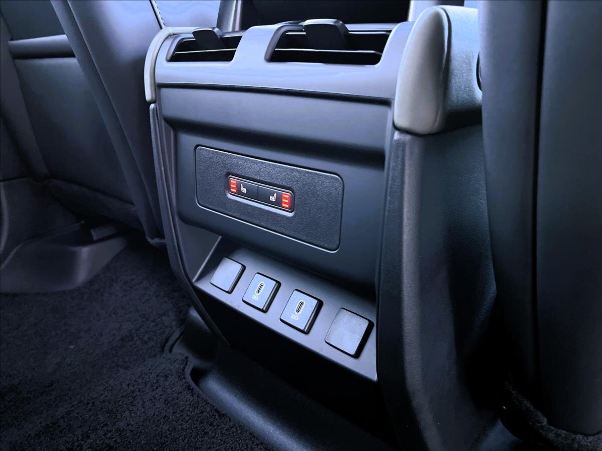 Land Rover Defender SUV / Terénní 3,0 l 183 kw