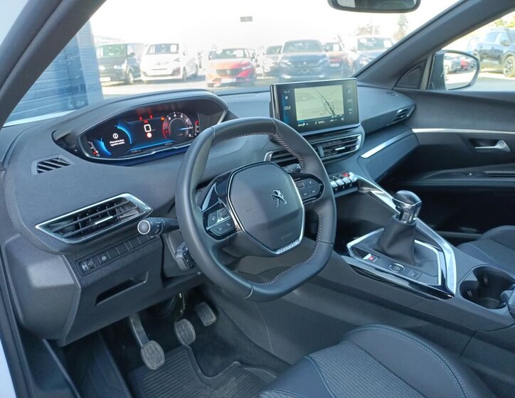 Peugeot 5008 SUV / Terénní 1,2 l 96 kw