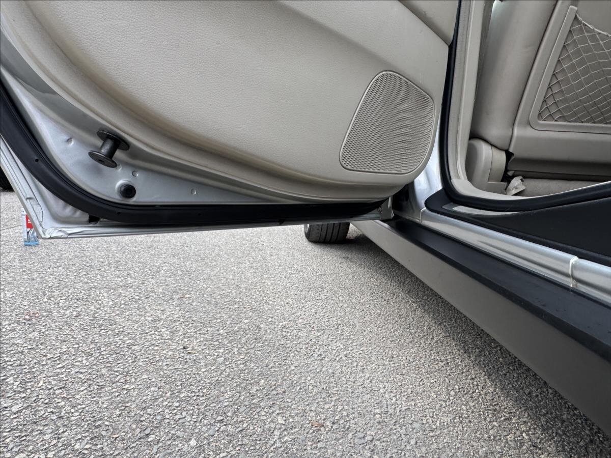 Subaru Legacy Kombi 3,0 l 180 kw