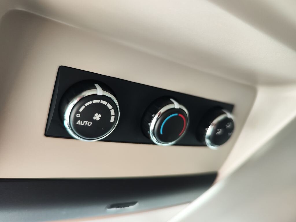 Lancia Voyager MPV 2,8 l 120 kw