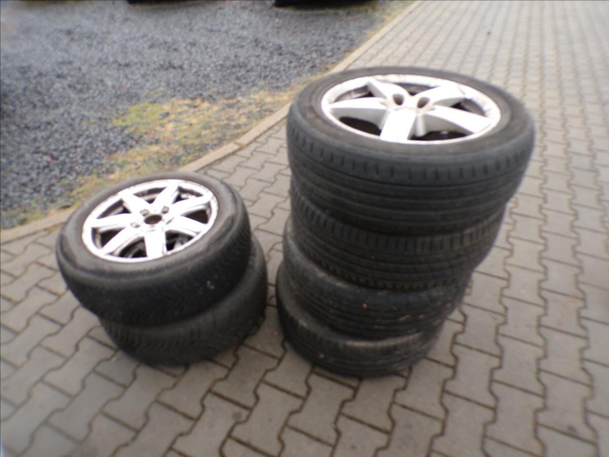 Seat Alhambra Kombi 2,0 l 125 kw