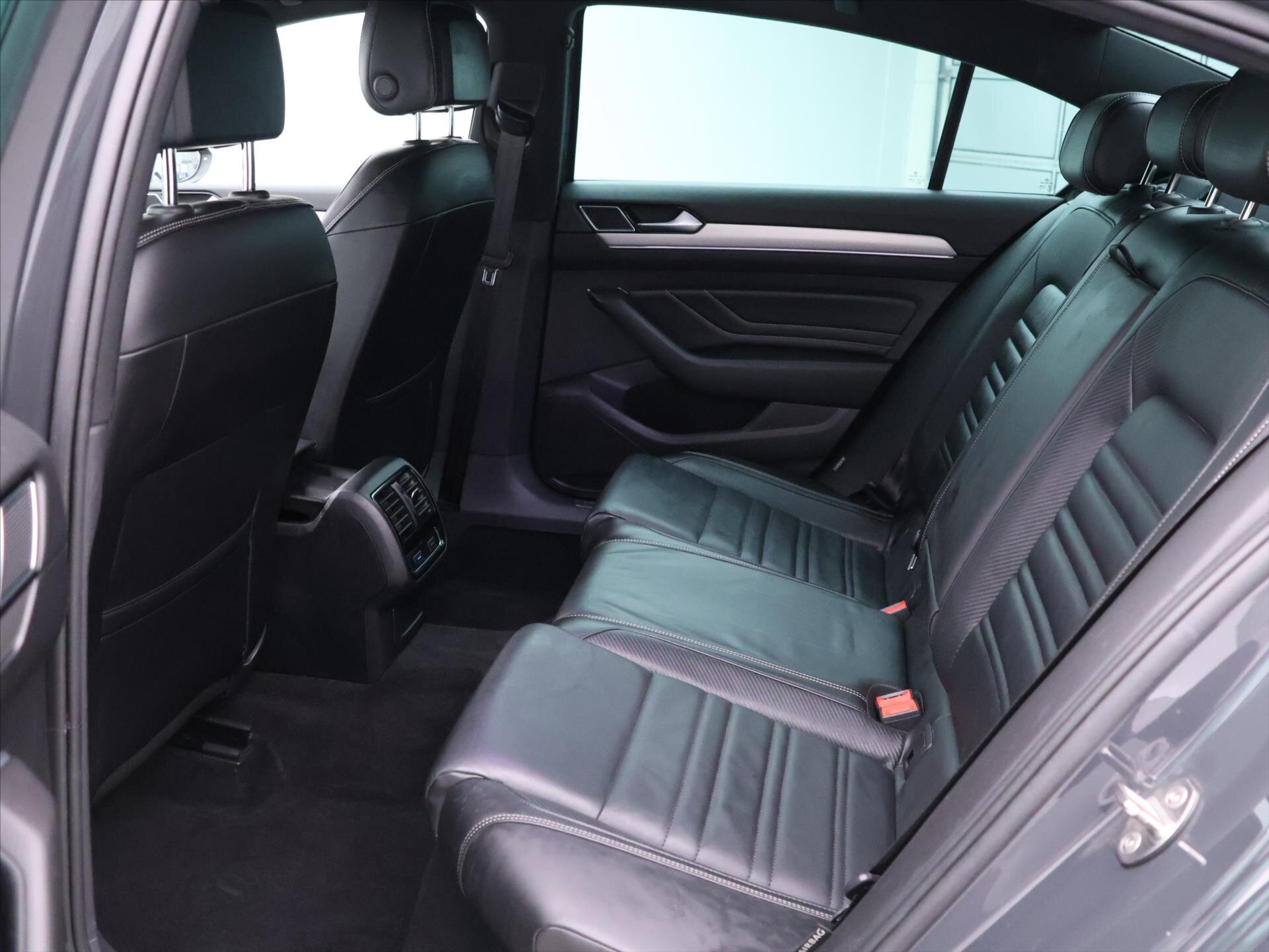 Volkswagen Passat Sedan / Limuzína 2,0 l 140 kw