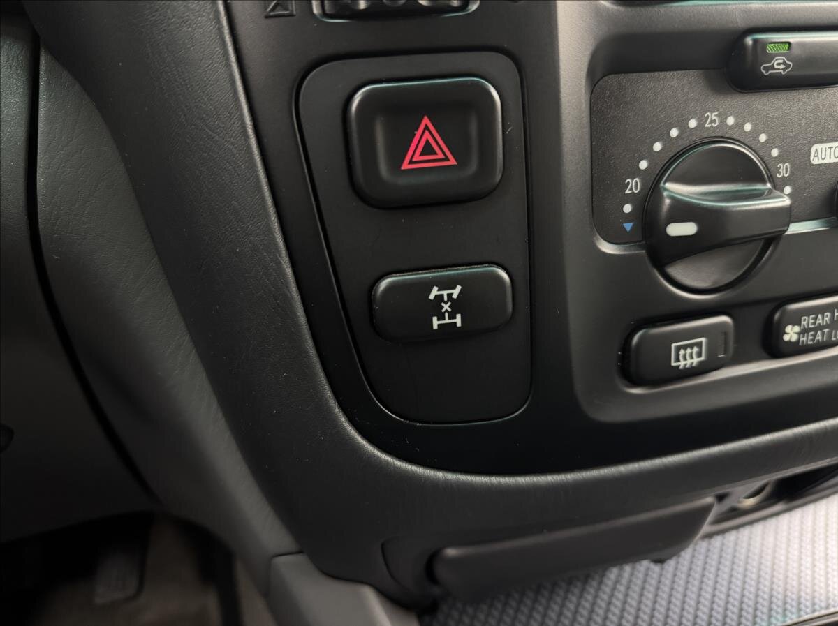 Toyota Land Cruiser SUV / Terénní 4,2 l 150 kw