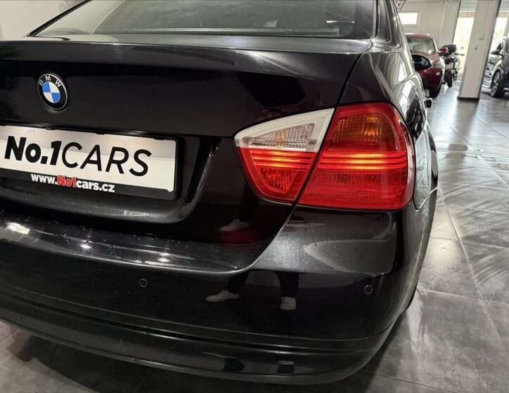 BMW Řada 3 Sedan / Limuzína 2,0 l 105 kw