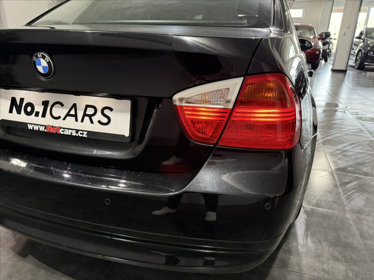 BMW Řada 3 Sedan / Limuzína 2,0 l 105 kw