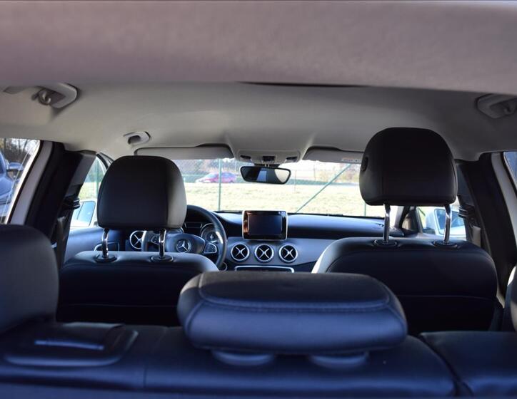 Mercedes-Benz GLA 26