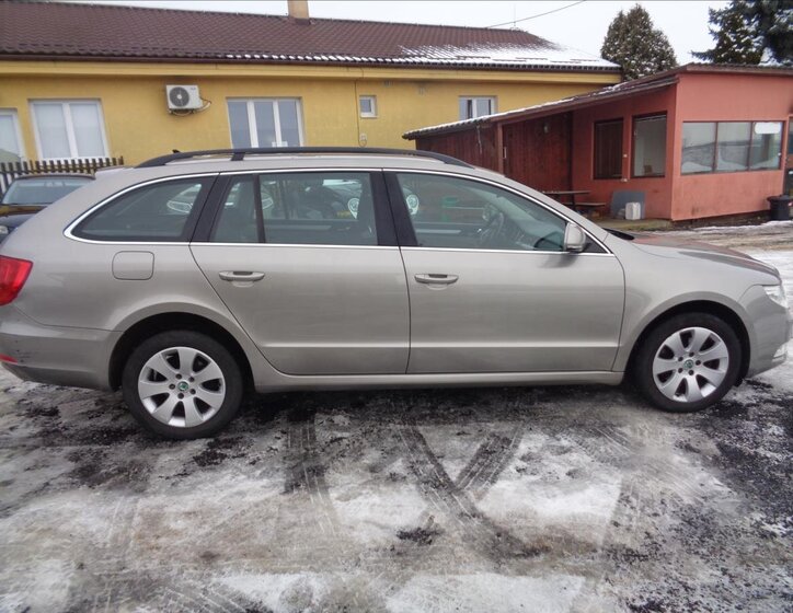 Škoda Superb Kombi 1,6 l 77 kw