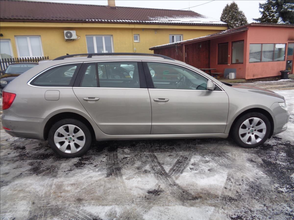 Škoda Superb Kombi 1,6 l 77 kw
