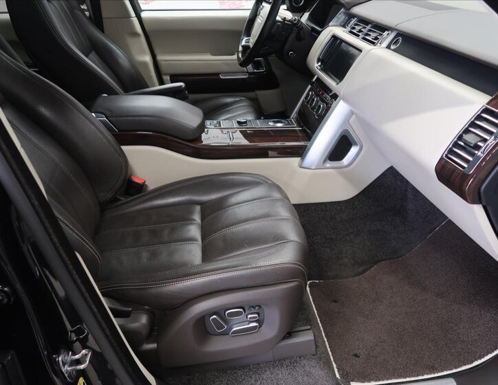 Land Rover Range Rover SUV / Terénní 4,4 l 250 kw