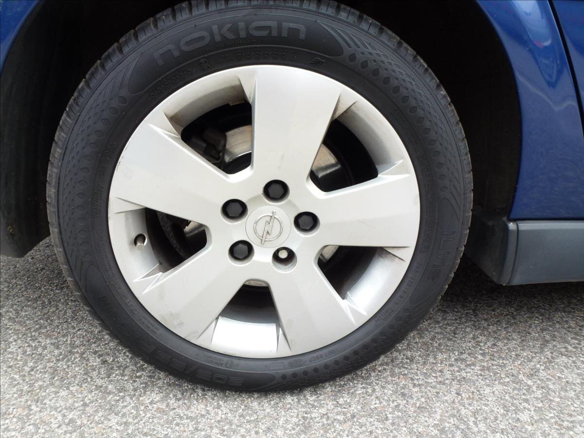 Opel Vectra Sedan / Limuzína 1,8 l 90 kw