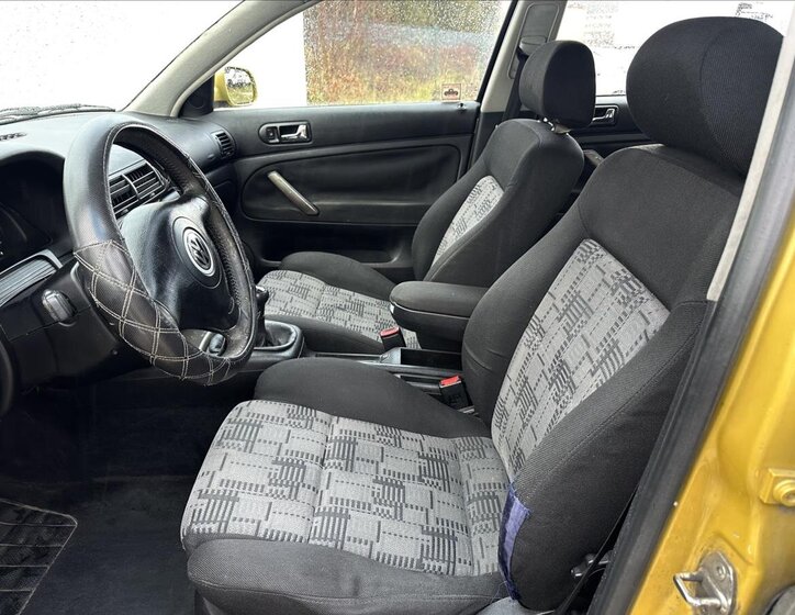 Volkswagen Passat Sedan / Limuzína 1,9 l 81 kw