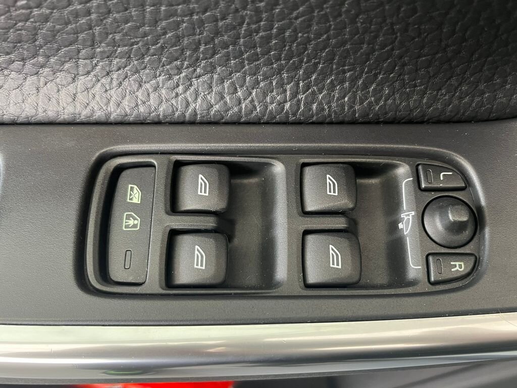 Volvo XC60 SUV / Terénní 2,0 l 120 kw