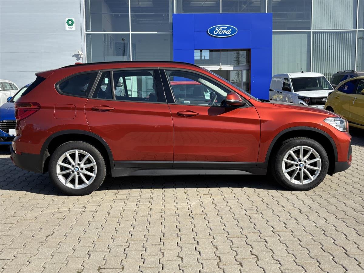 BMW X1 Kombi 1,5 l 100 kw