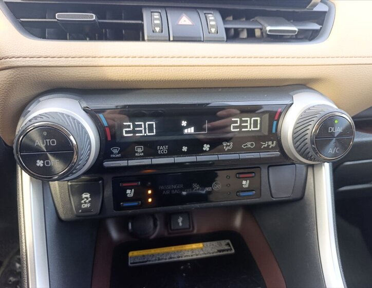 Toyota RAV4 SUV 2,5 l 131 kw