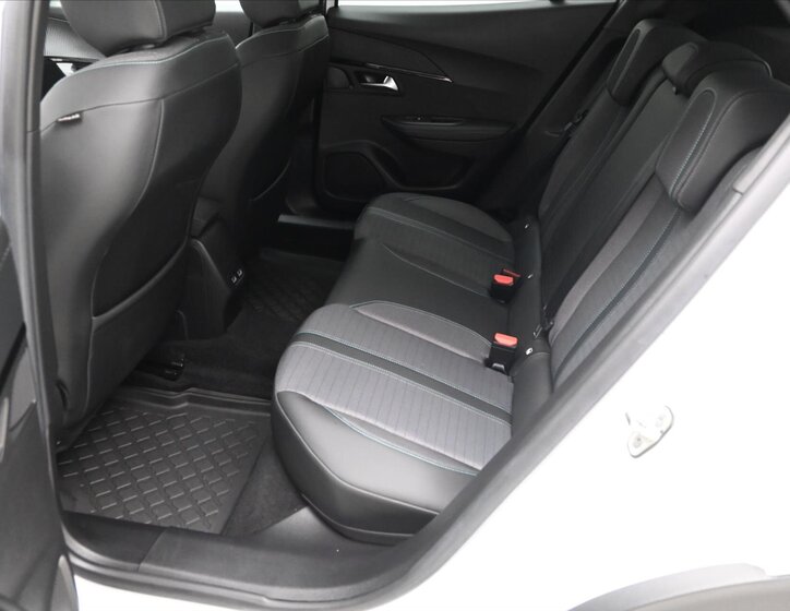 Peugeot 2008 SUV / Terénní 1,5 l 81 kw