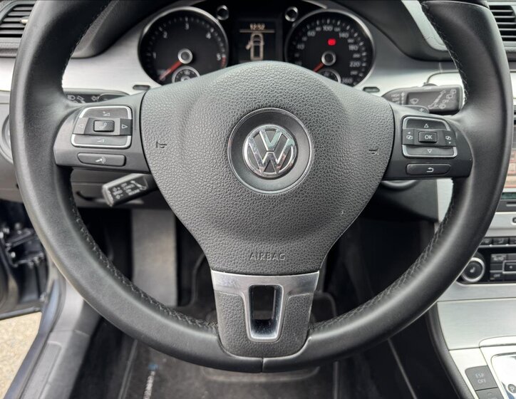 Volkswagen Passat Kombi 2,0 l 103 kw