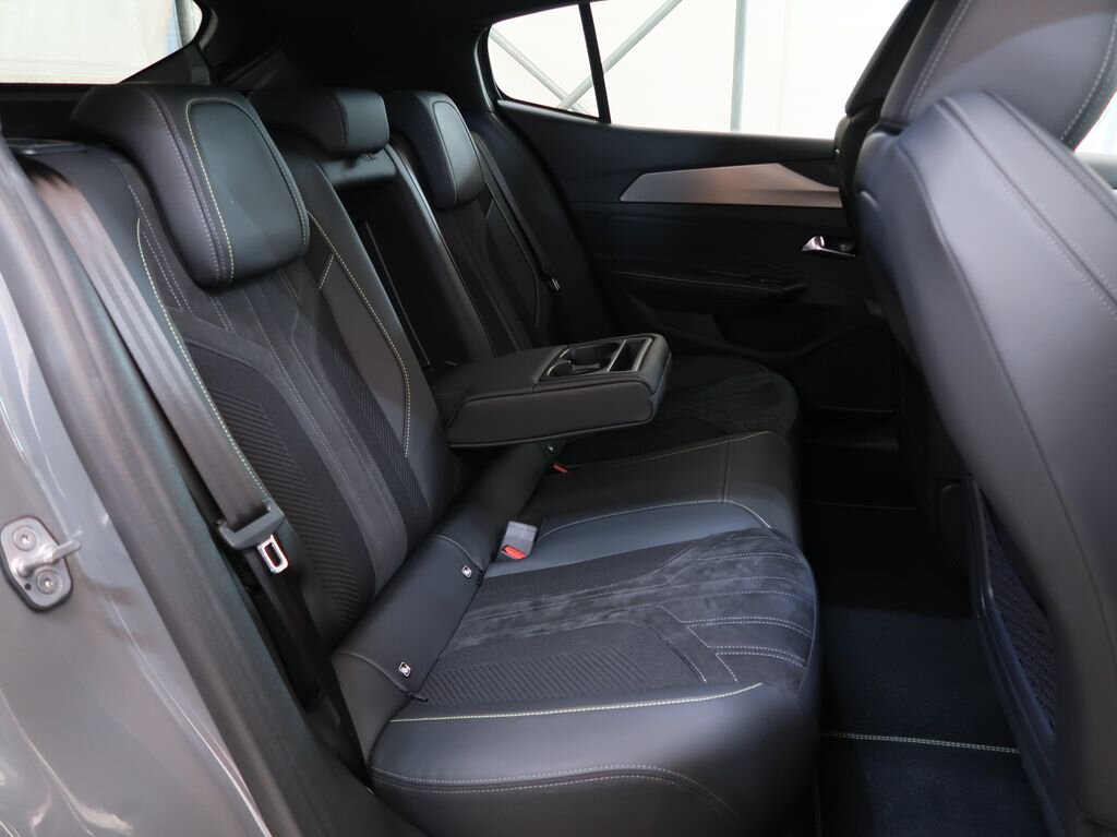 Peugeot 408 Liftback 1,6 l 133 kw