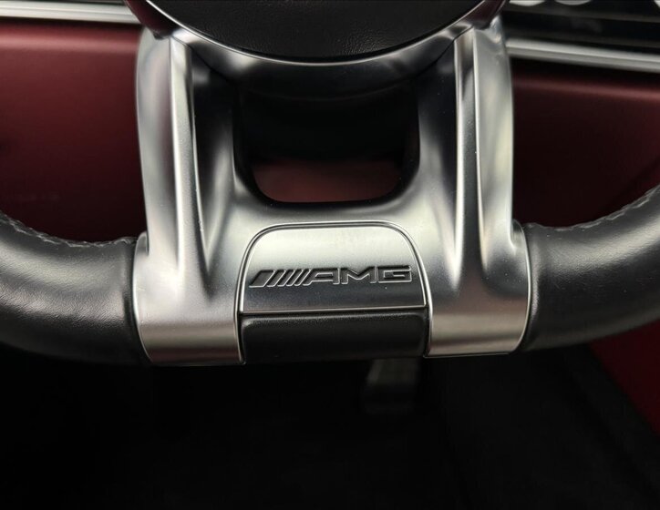 Mercedes-Benz CLS Sedan 3,0 l 320 kw