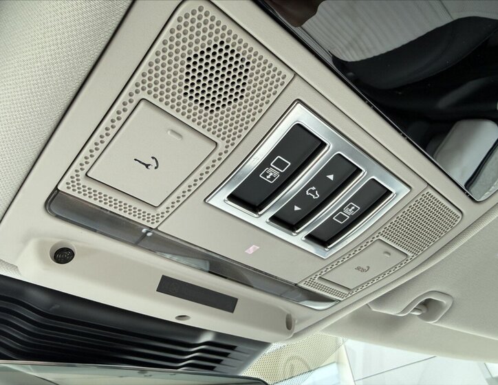 Land Rover Discovery SUV / Terénní 3,0 l 257 kw