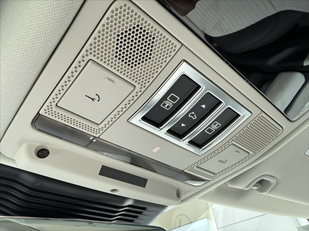 Land Rover Discovery SUV / Terénní 3,0 l 257 kw