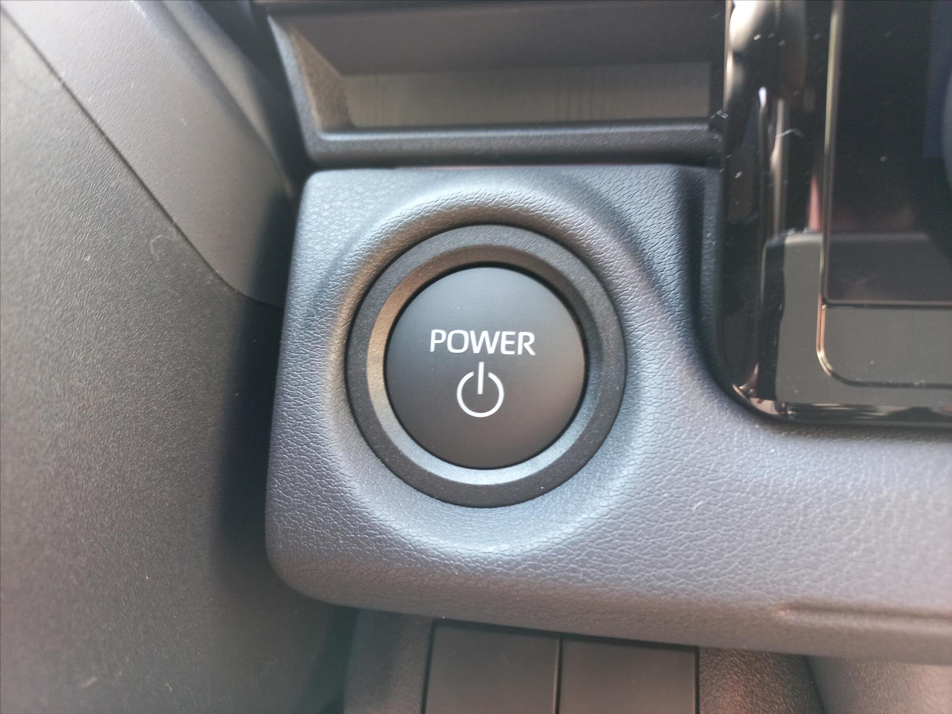 Toyota C-HR CUV / Crossover 2,0 l 0