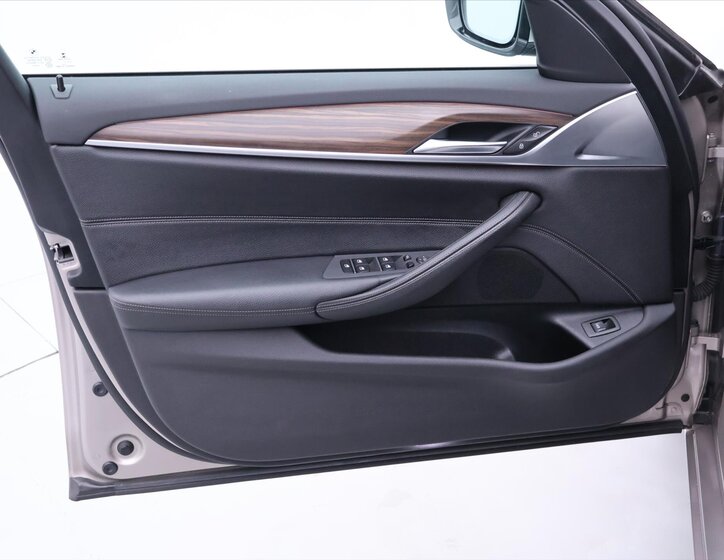 BMW Řada 5 Sedan 2,0 l 140 kw