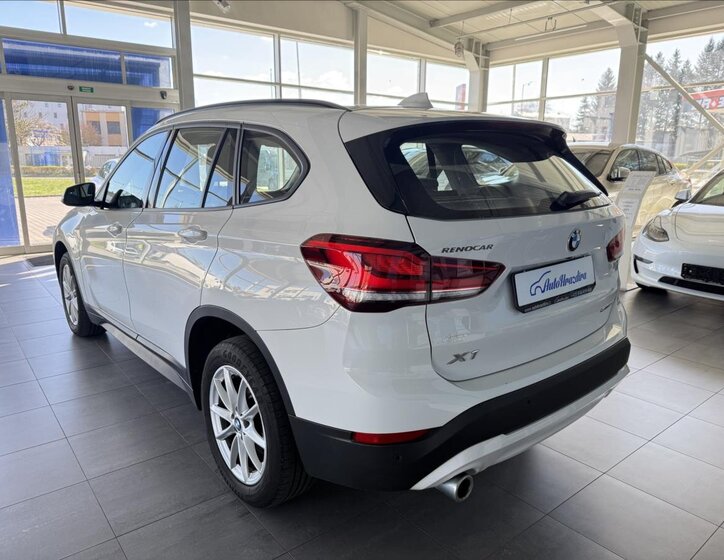 BMW X1 Kombi 1,5 l 103 kw