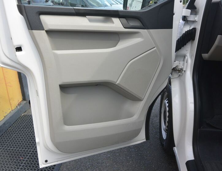 Volkswagen Transporter 9