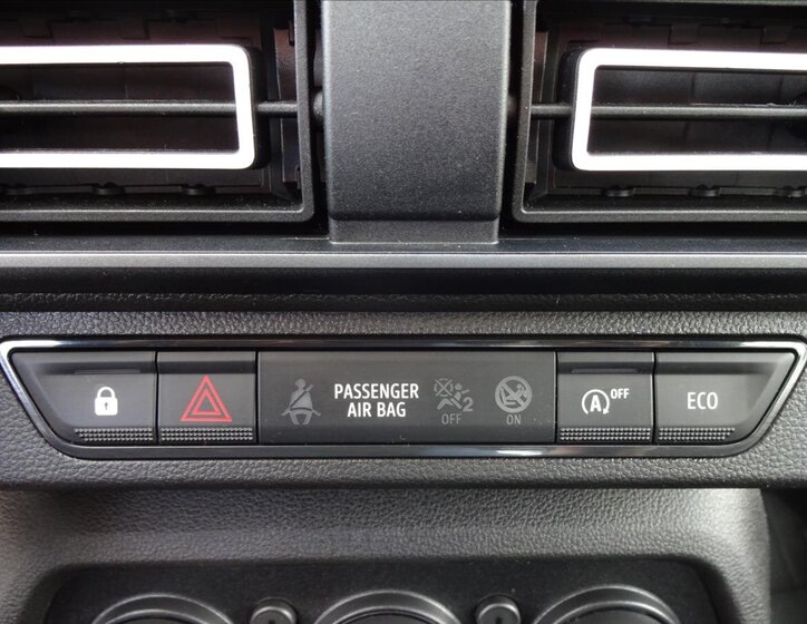 Dacia Sandero Hatchback 999,0 67 kw