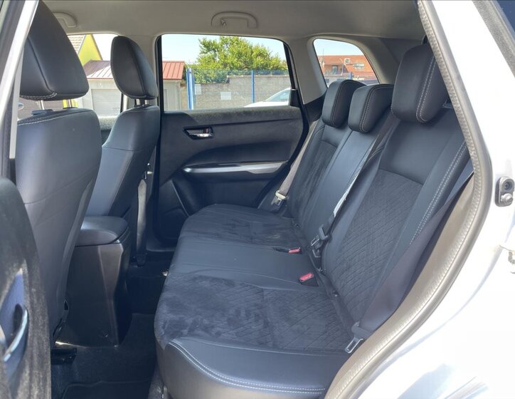 Suzuki Vitara SUV / Terénní 1,4 l 103 kw