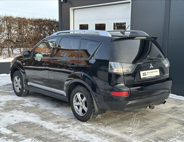 Mitsubishi Outlander 6