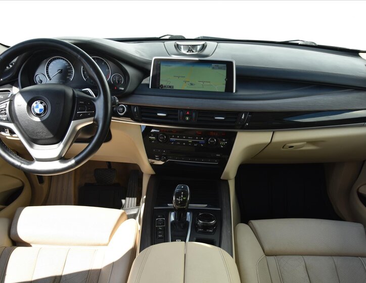 BMW X5 SUV / Terénní 3,0 l 230 kw