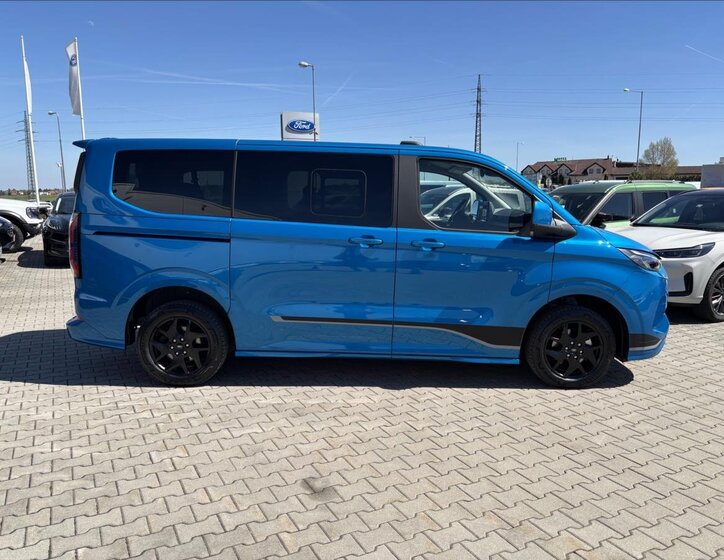 Ford Tourneo Custom Kombi 2,5 l 171 kw