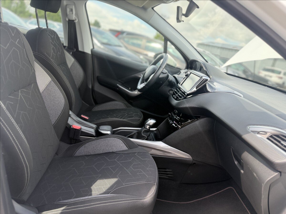 Peugeot 2008 SUV / Terénní 1,2 l 61 kw