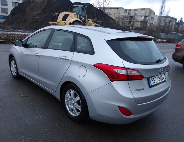 Hyundai i30 Kombi 1,6 l 99 kw