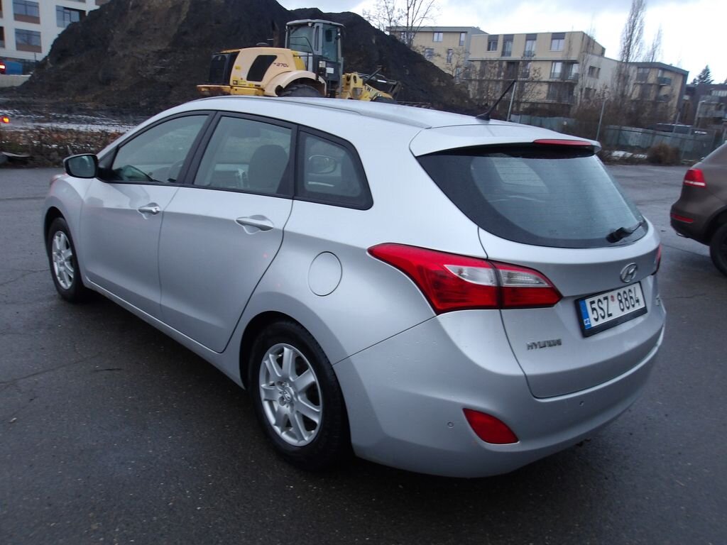 Hyundai i30 Kombi 1,6 l 99 kw