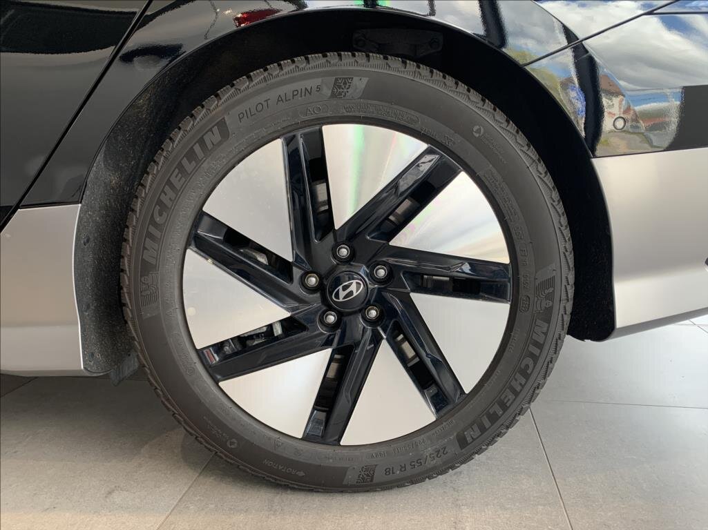 Hyundai Ioniq 6 Sedan 0,0 168 kw